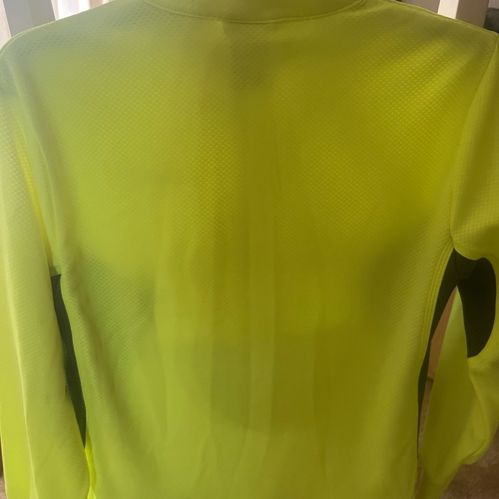 Like new boys Nike dry fit yellow jacket with zipper front - Picture 3 of 11